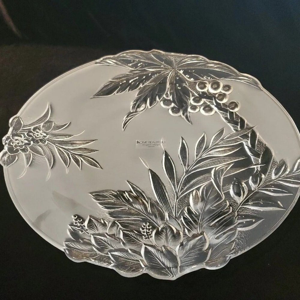 Home Beautiful Clear 3D Crystal Round 15" Hostess Serving Platter